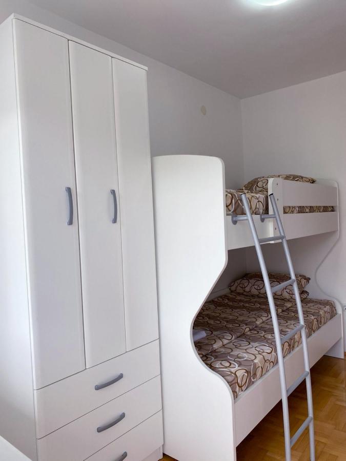 Apartment Varezic 플루지네 외부 사진
